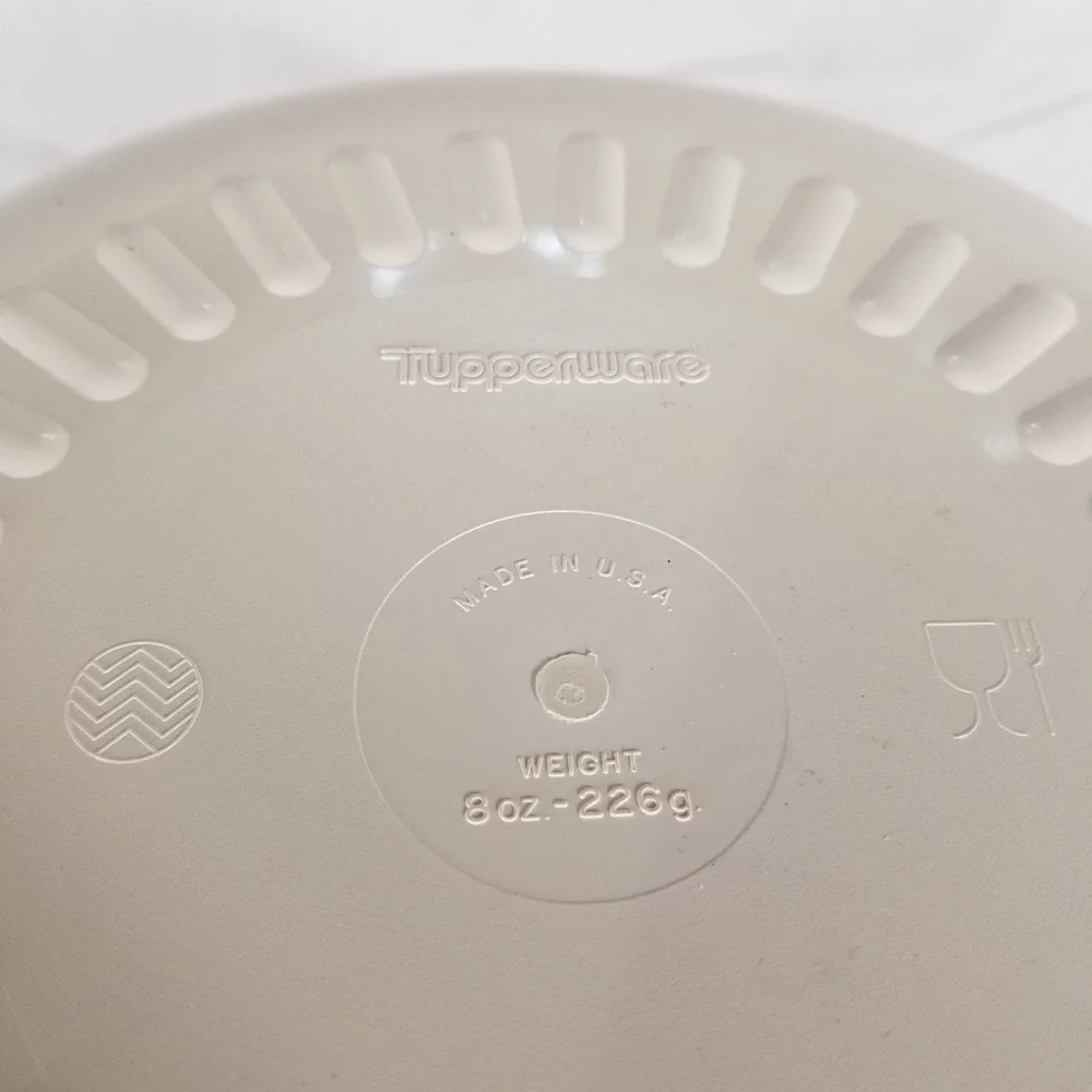 Tupperware Multi-Cooker Steamer Set 2Qt Almond Vintage Good 4-Piece Stackable